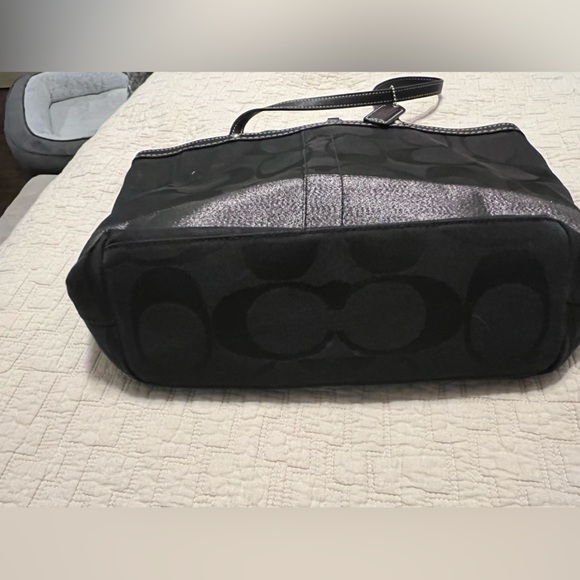 Coach black signature tote with metallic stripe - Picture 5 of 6